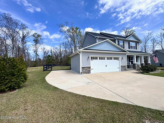 3rd image of 141 Waterford Way