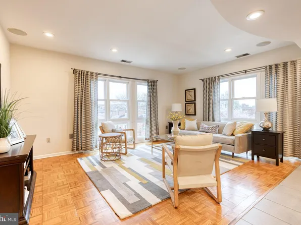123 W Barre St Unit 305, Baltimore, MD 21201