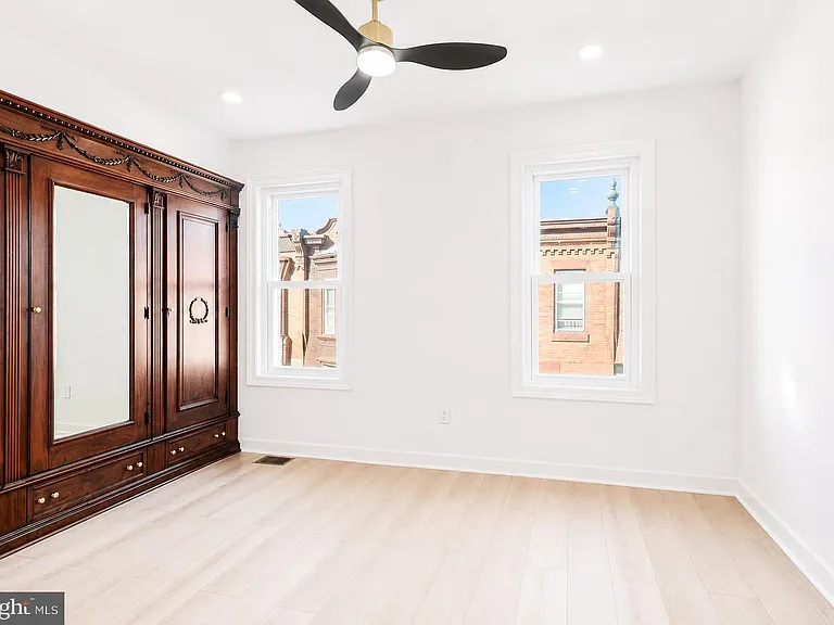 1519 N Dover St — Photo 11