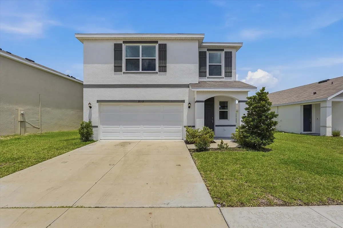 3 bed, 2.5 bath, 1961 sqft, $2,350 — Photo 1