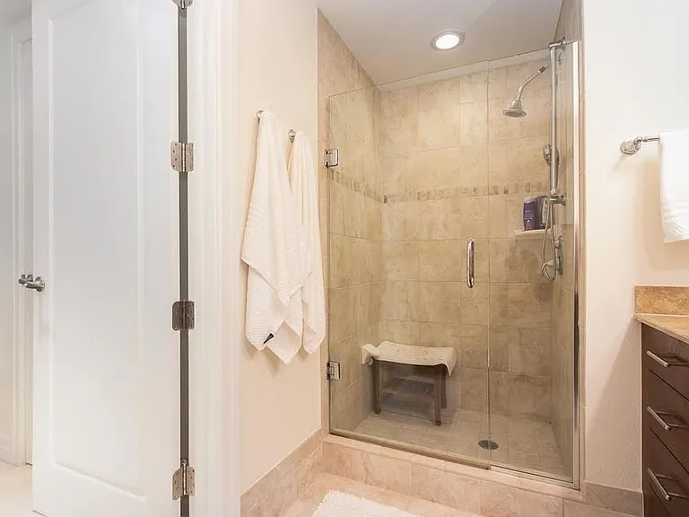 331 Cleveland St #310 — Photo 17