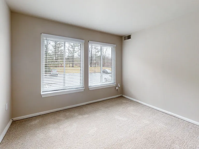 Seneca Place — Photo 96