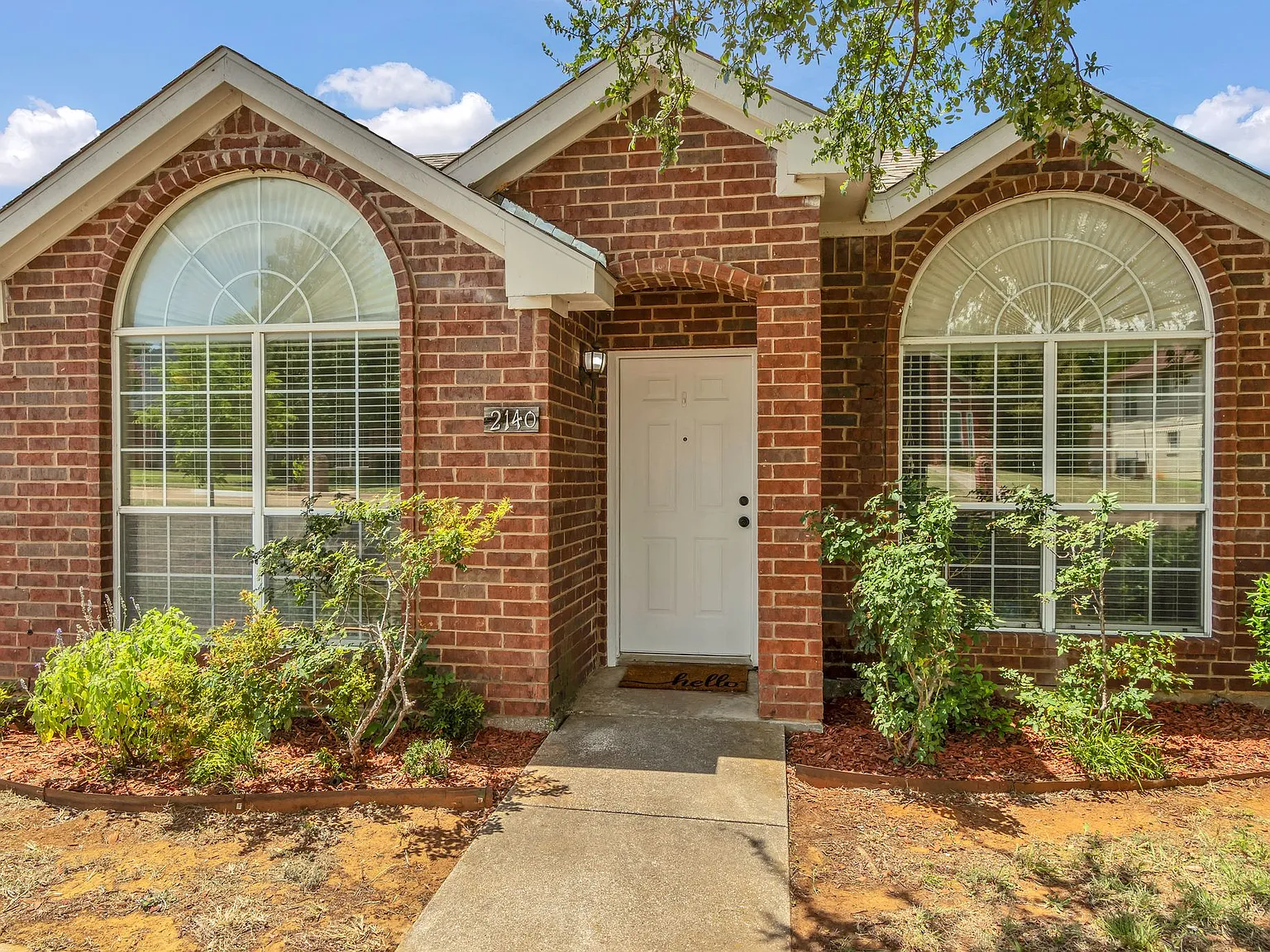 3 bed, 2009 sqft, $2,700 — Photo 4
