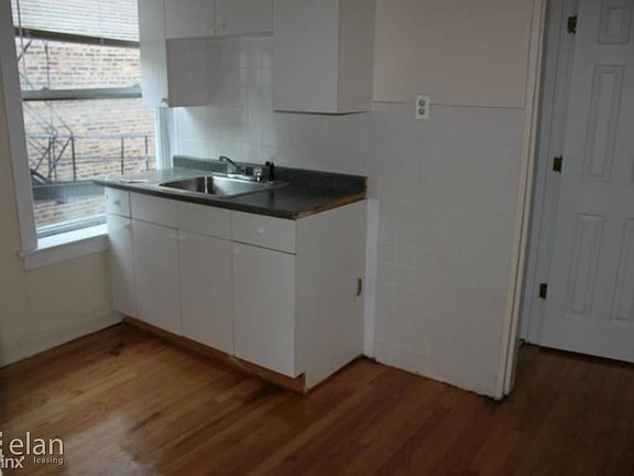3rd image of 4400-4408 N Magnolia APT 1250-130