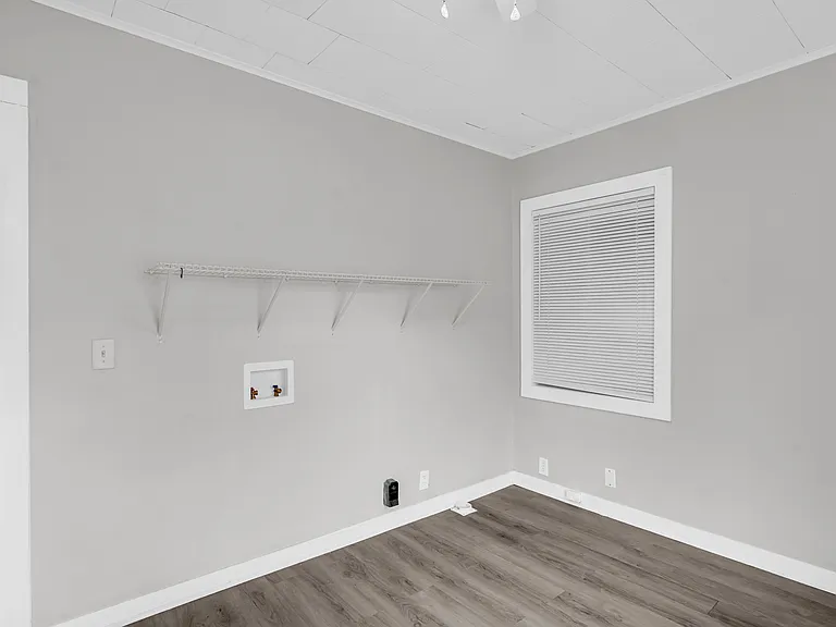 Laundry/Extra Room