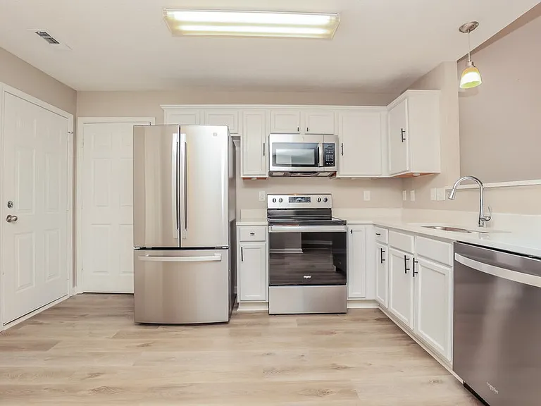 3012 Deer Trail Dr — Photo 6