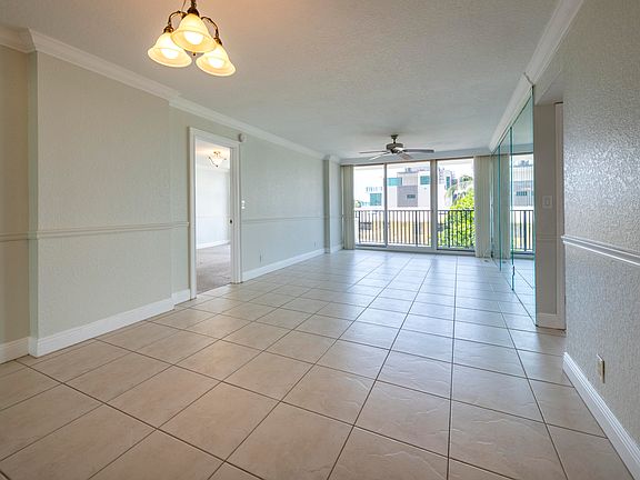 4th image of 525 N Ocean Boulevard #423