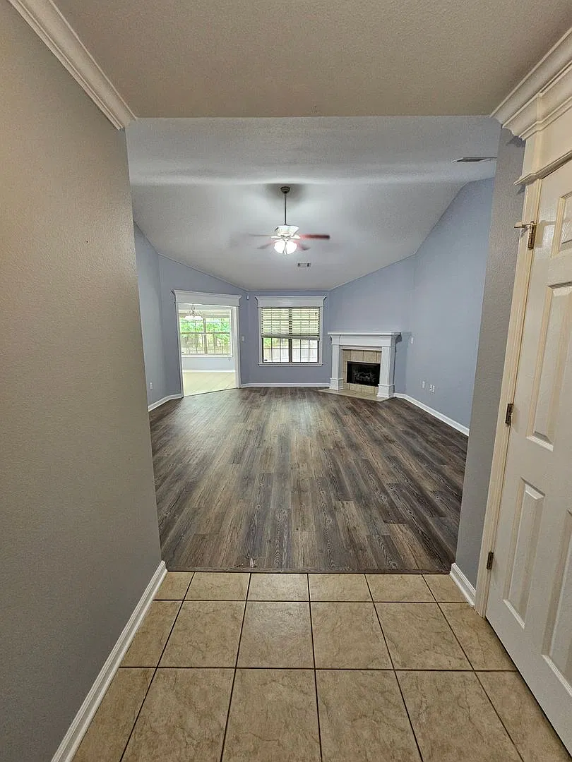 Home in Benton — Photo 2