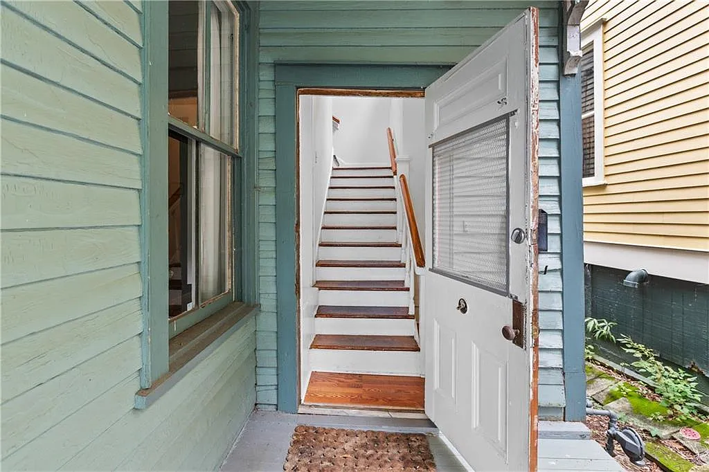 2 bed, 1.0 bath, 3160 sqft, $3,400 — Photo 2