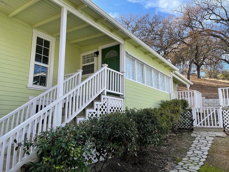 Front upstairs entrance and also entrance to side deck.