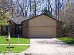 977 Fairway Trails Dr, Brighton, MI 48116