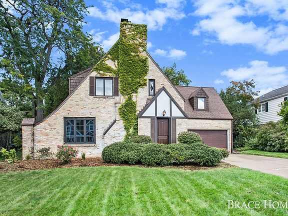 2nd image of 3025 Midland Dr SE