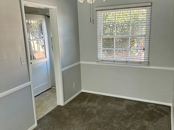 Dining area to Kitchen.