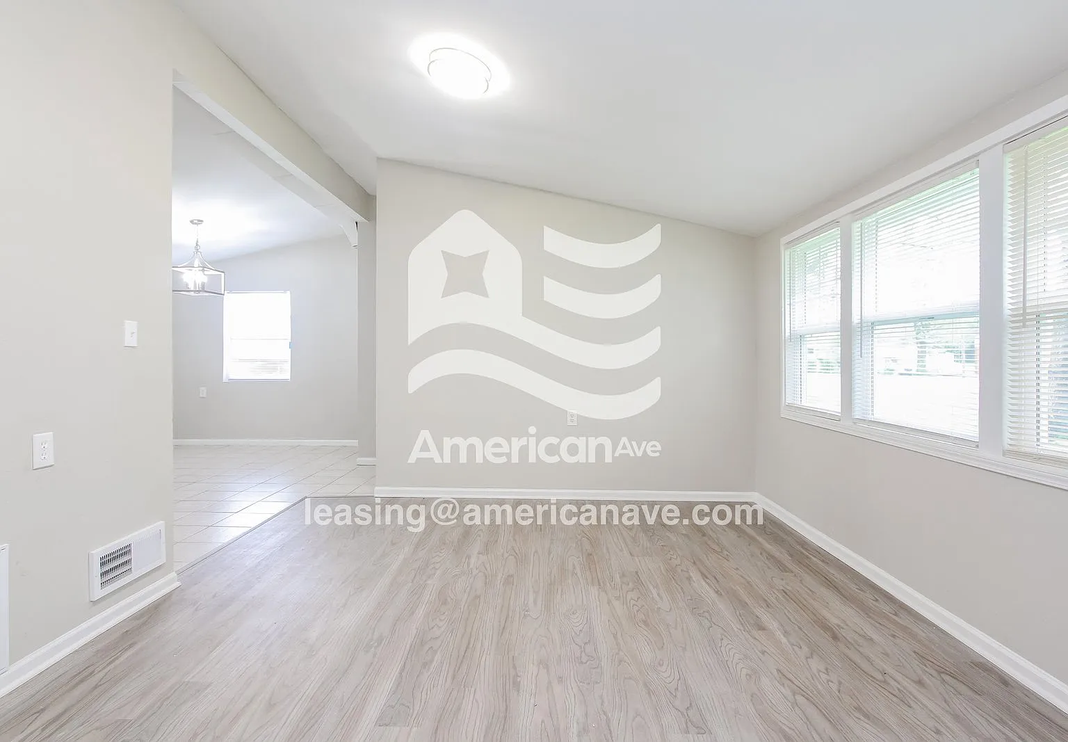 3 bed, 1.0 bath, 888 sqft, $1,247 — Photo 4