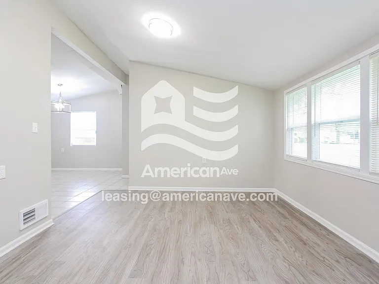 1064947_004_living_room_12700130.jpg