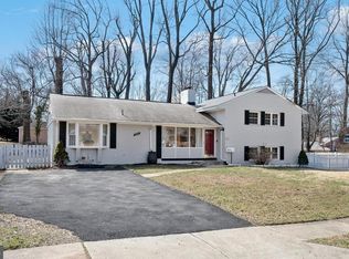 7511 Dunston St, Springfield, VA 22151