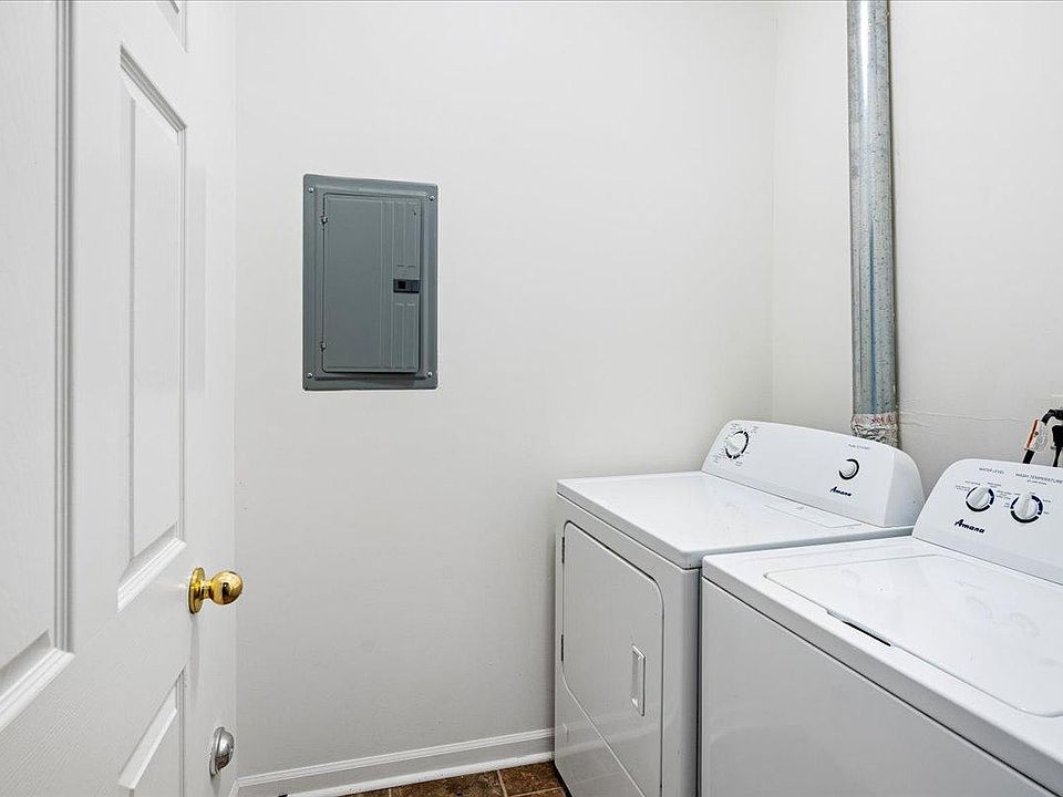 23940 Northstone Village Dr, Taylor, MI 48180 Zillow