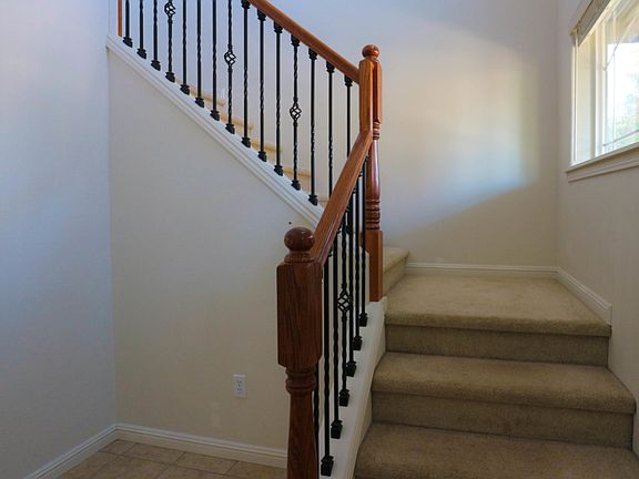3rd image of 613 NE 143rd St