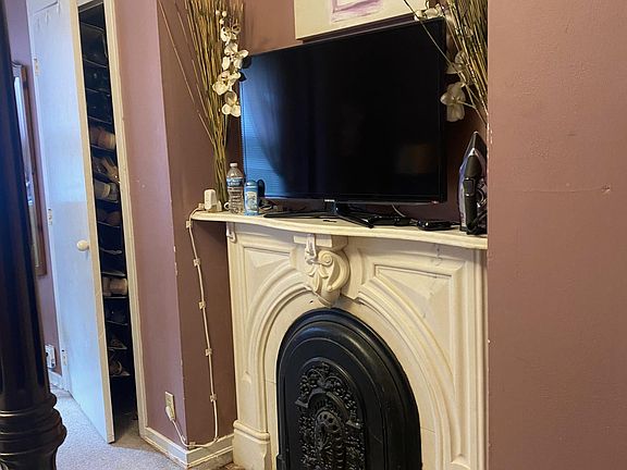 4th image of 1654 N Marshall St APT 1