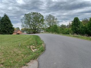 Thomas Ln, Mount Airy, NC 27030