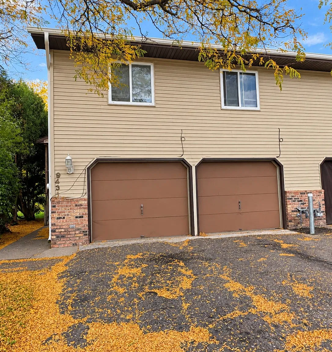 3 bed, 1.5 bath, 1500 sqft, $2,100 — Photo 1