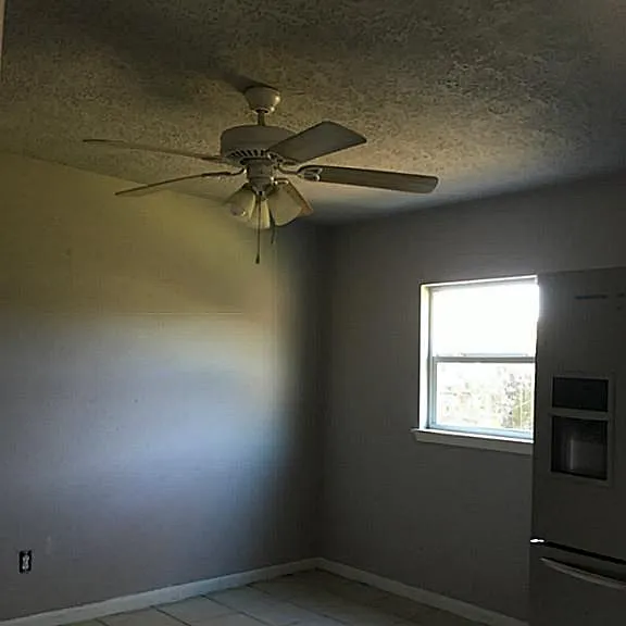 602 Illinois St #1/2 — Photo 3