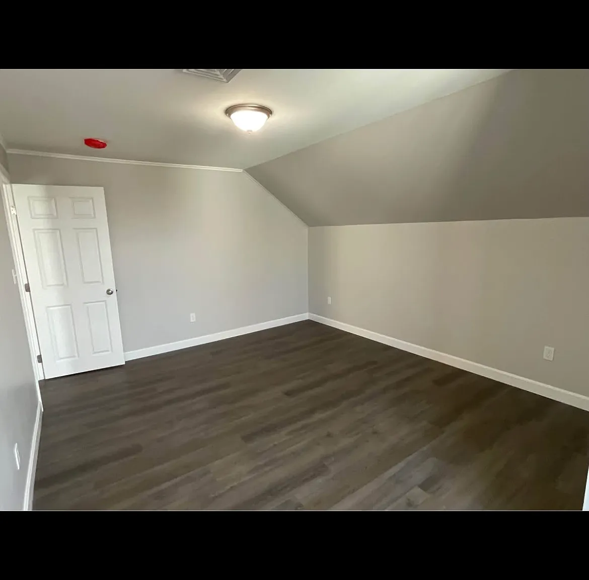 3 bed, 1300 sqft, $1,700 — Photo 2