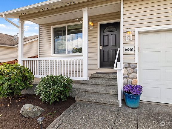 4th image of 19706 85th Avenue E