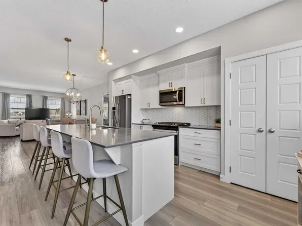 83 N Midtown Xing SW, Airdrie, AB T4B 5H1