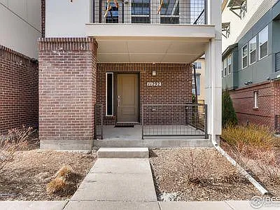 3 bed, 1393 sqft, $2,550 — Photo 4
