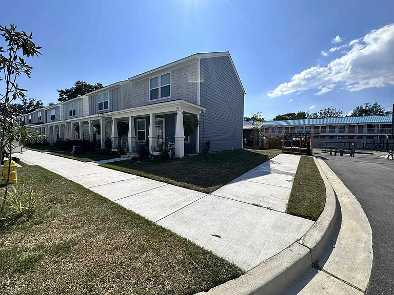 145 Coral Breeze Dr — Photo 3