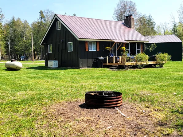 5220 N Pine River Rd, Hessel, MI 49745