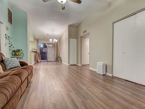 2nd image of 2833 E Tracy Ln Unit 3