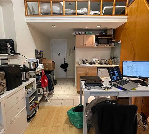 2nd image of 140 W 15th St #B4