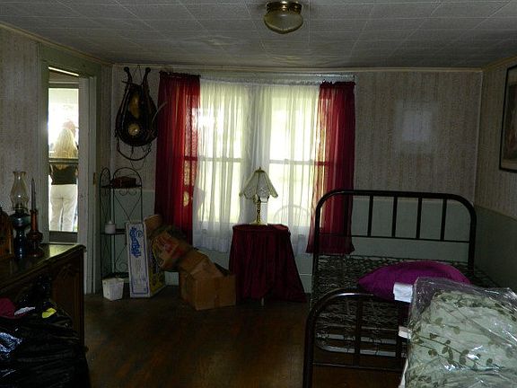 5th image of 354 Haw Orchard Ln