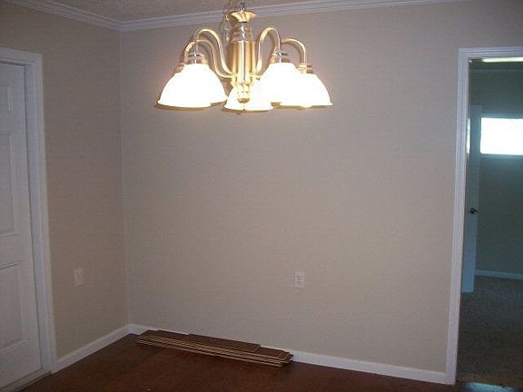 5th image of 1200 Fairlane Dr