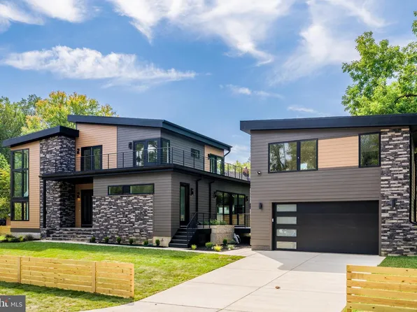 3215 Cofer Rd, Falls Church, VA 22042