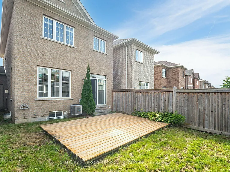 6 Dufay Rd — Photo 24