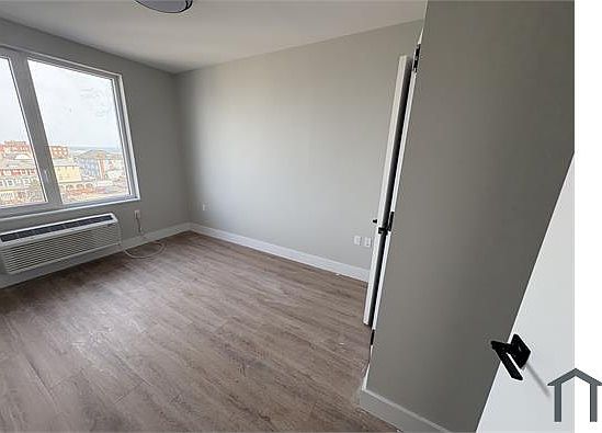 2nd image of 115 Beach 115th St