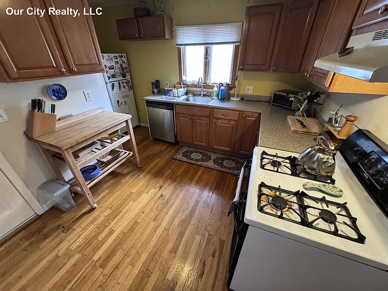 30 Carney St #2 — Photo 8