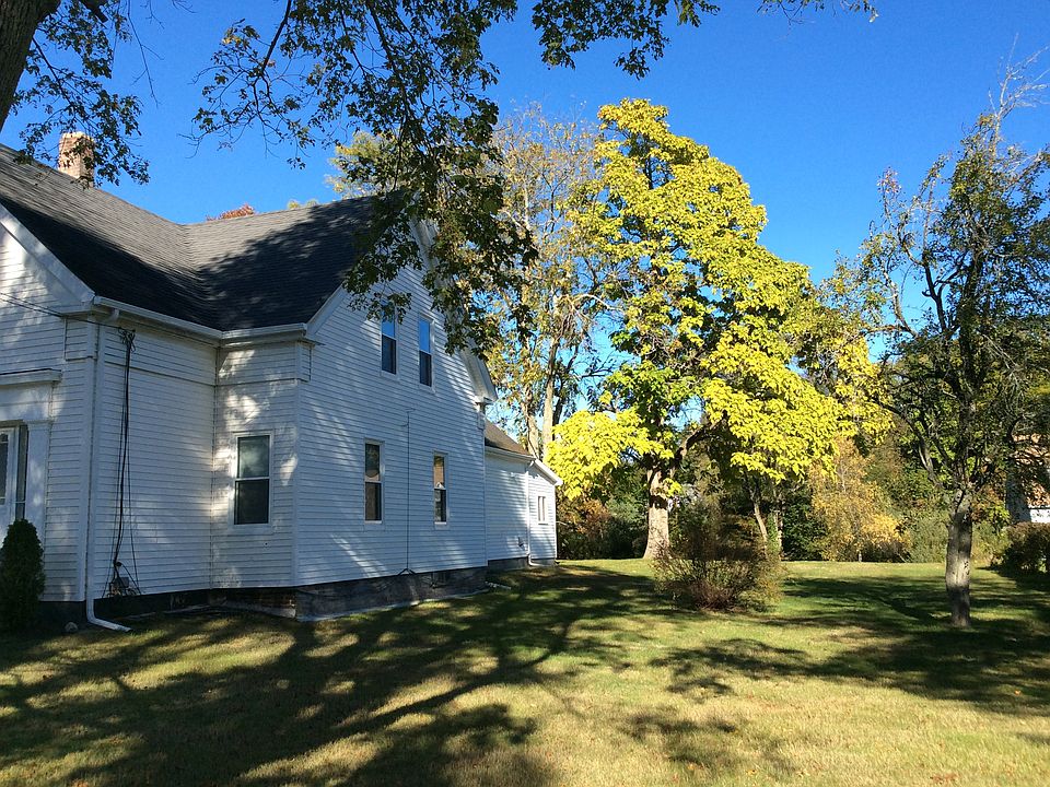 2nd image of 0721 Pleasant St