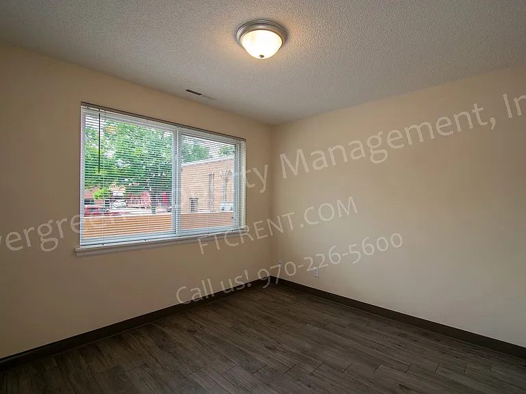Mosher Manor — Photo 14
