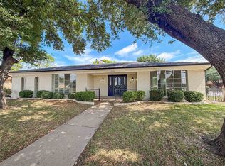 100 W Pleasantview Dr, Hurst, TX 76054