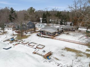 13855 Sunset Shores Dr NE, Cedar Springs, MI 49319