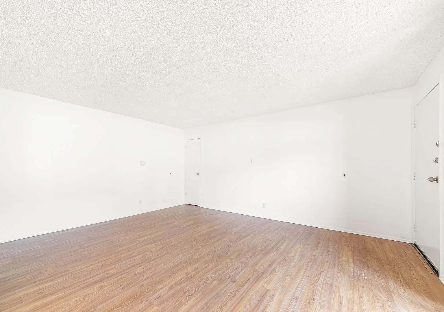 3744 Delmas Terrace — Photo 2