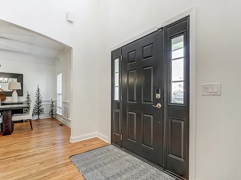1024 Patricians Ln — Photo 6