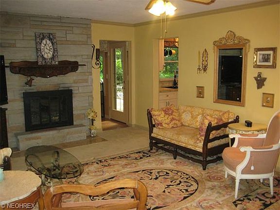 5th image of 10917 Brookview Dr