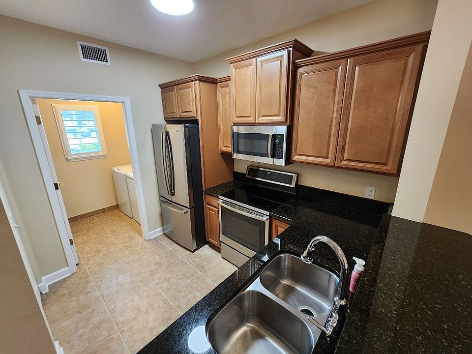 1st image of 468 Bouchelle Dr APT 127