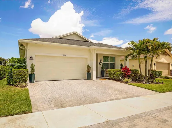 797 SE Bloomfield Rd, Port Saint Lucie, FL 34984