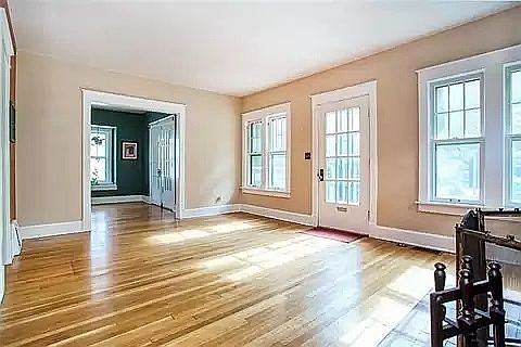 5th image of 1202 Ward Pkwy